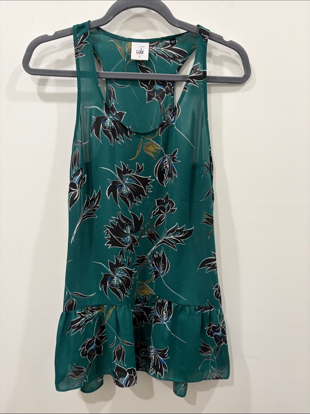 CAbi Teal Floral Ruffle-Hem Tankโ